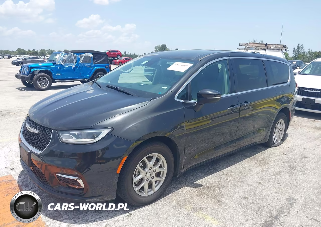 2023 Chrysler Pacifica Touring L VIN:2C4RC1BG2PR587087 - 2