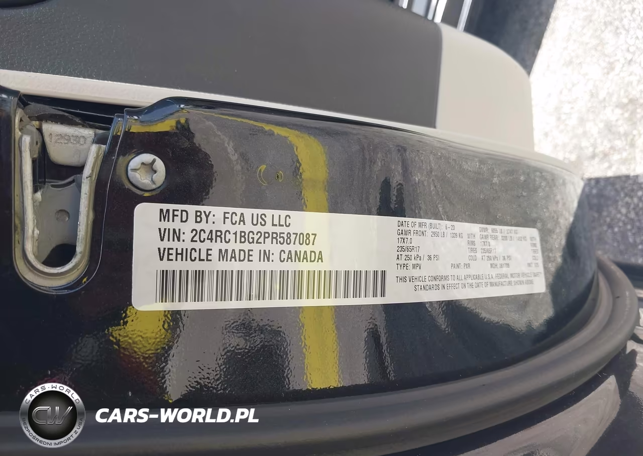 2023 Chrysler Pacifica Touring L VIN:2C4RC1BG2PR587087 - 9