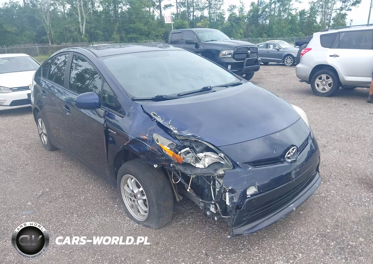 2014 TOYOTA PRIUS TWO – zdjęcie 1 z 17