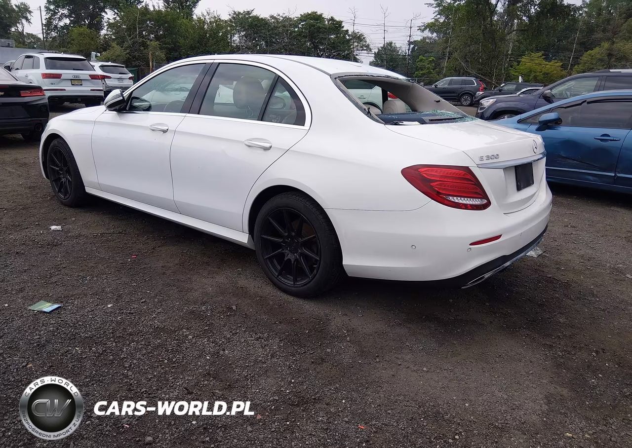 2018 Mercedes-Benz E 300 4Matic VIN:WDDZF4KB6JA377249 - 3