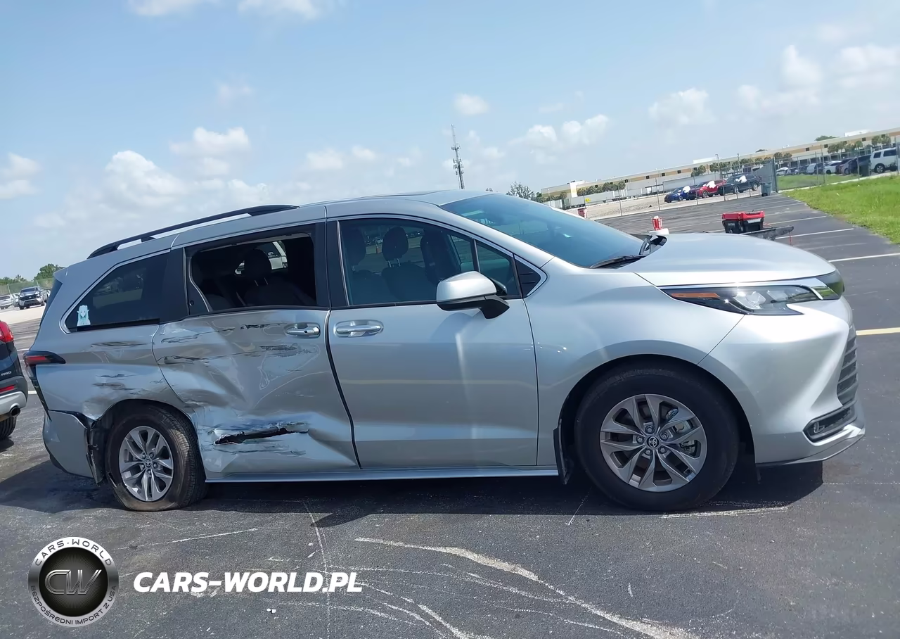 2025 Toyota Sienna Xle VIN:5TDYRKEC5SS281834 - 13