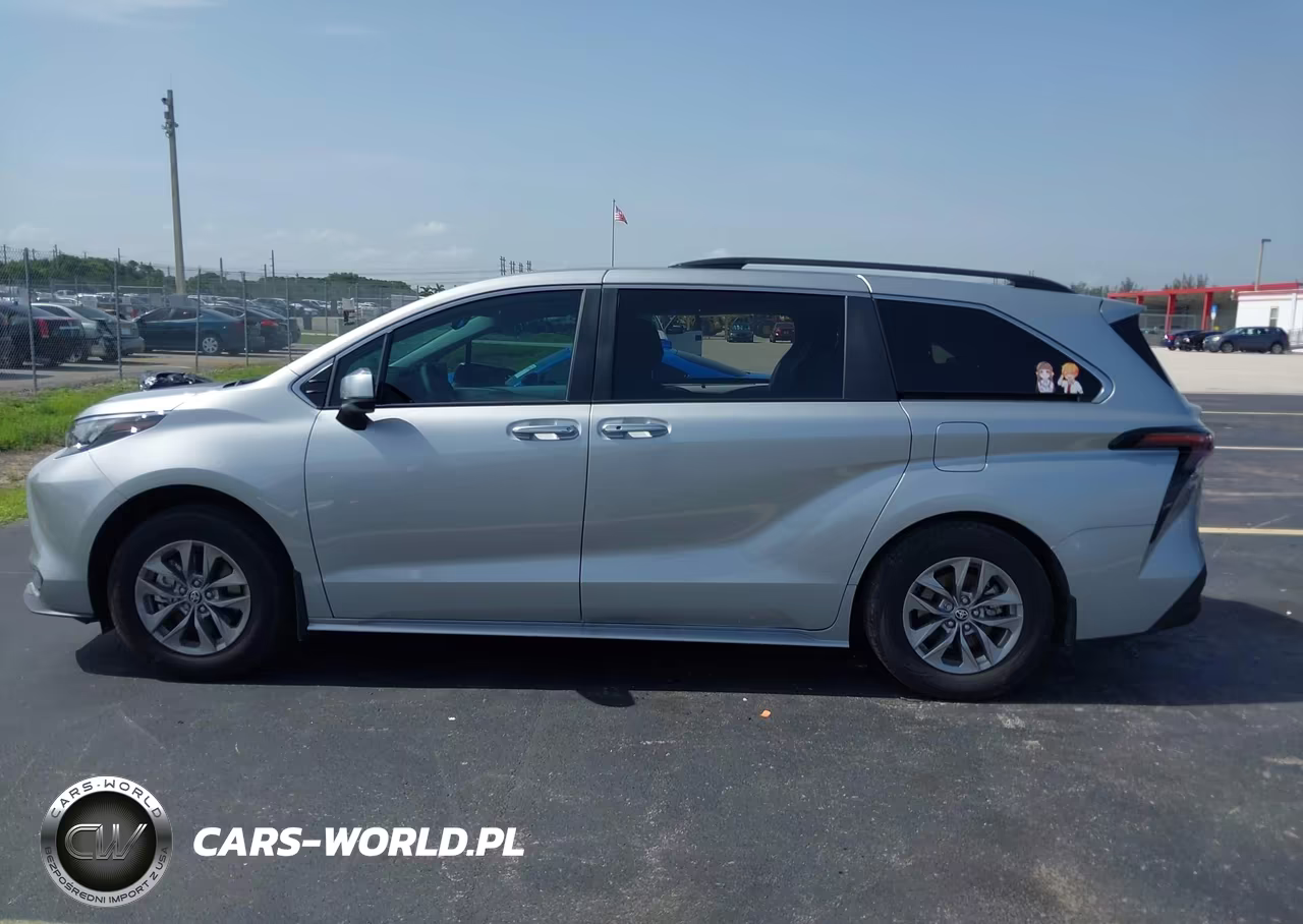 2025 Toyota Sienna Xle VIN:5TDYRKEC5SS281834 - 14