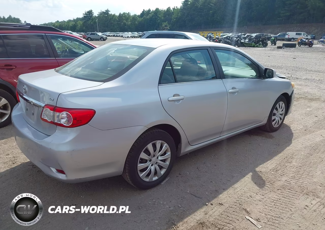 2013 Toyota Corolla Le VIN:2T1BU4EE2DC926954 - 4