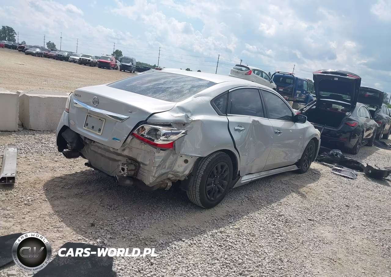 2014 Nissan Altima 2.5 S VIN:1N4AL3AP1EC136688 - 4