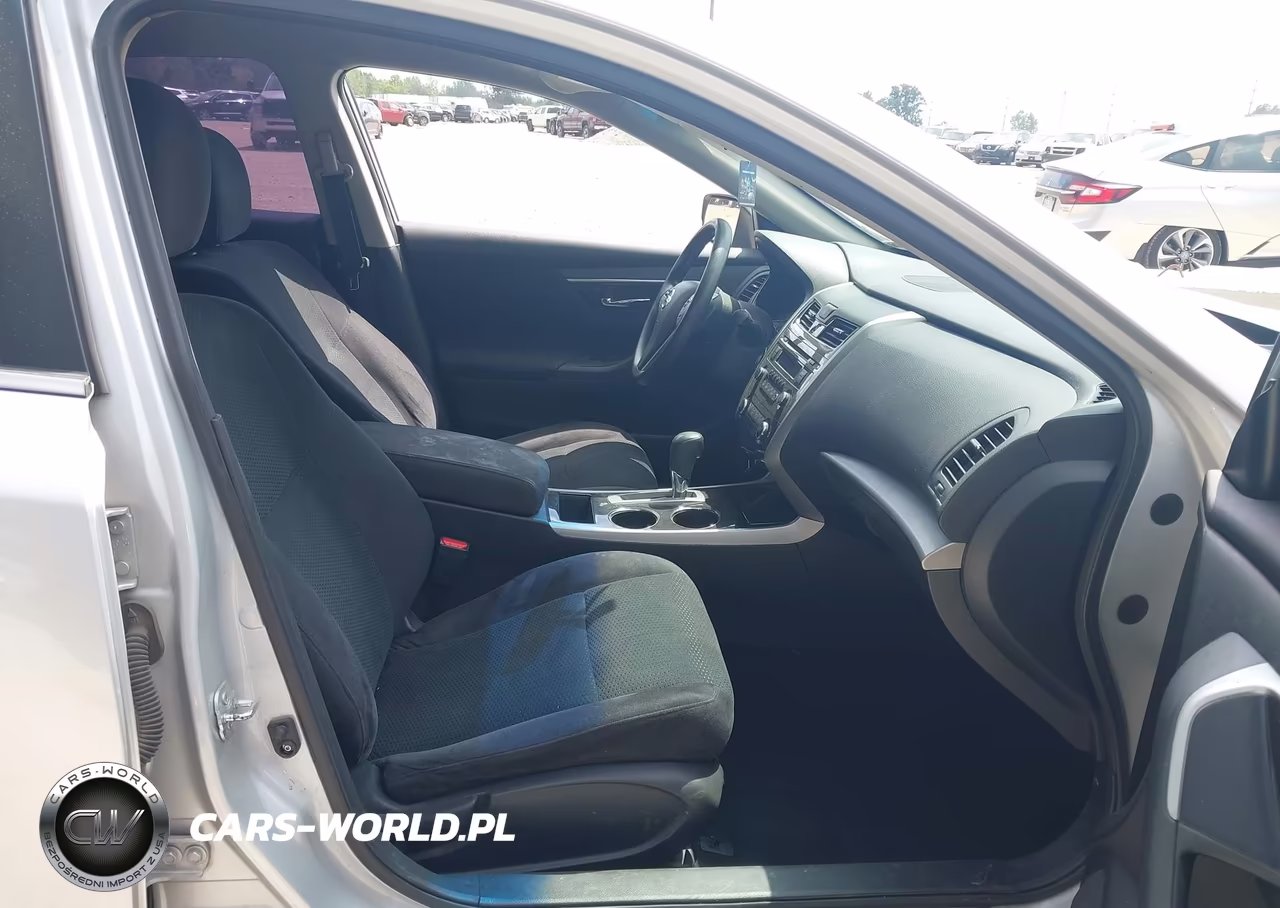 2014 Nissan Altima 2.5 S VIN:1N4AL3AP1EC136688 - 5