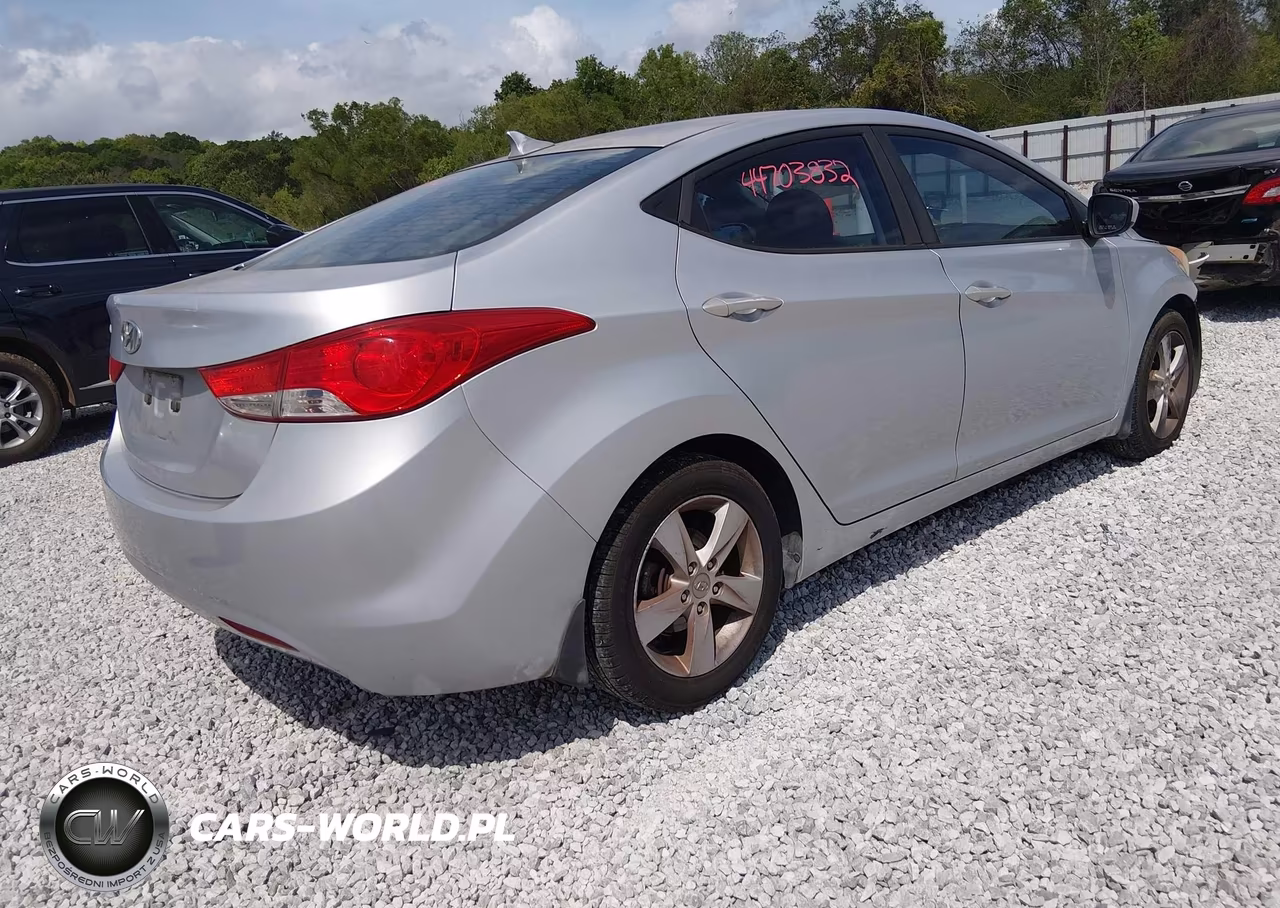 2013 Hyundai Elantra Gls VIN:5NPDH4AE7DH389658 - 4