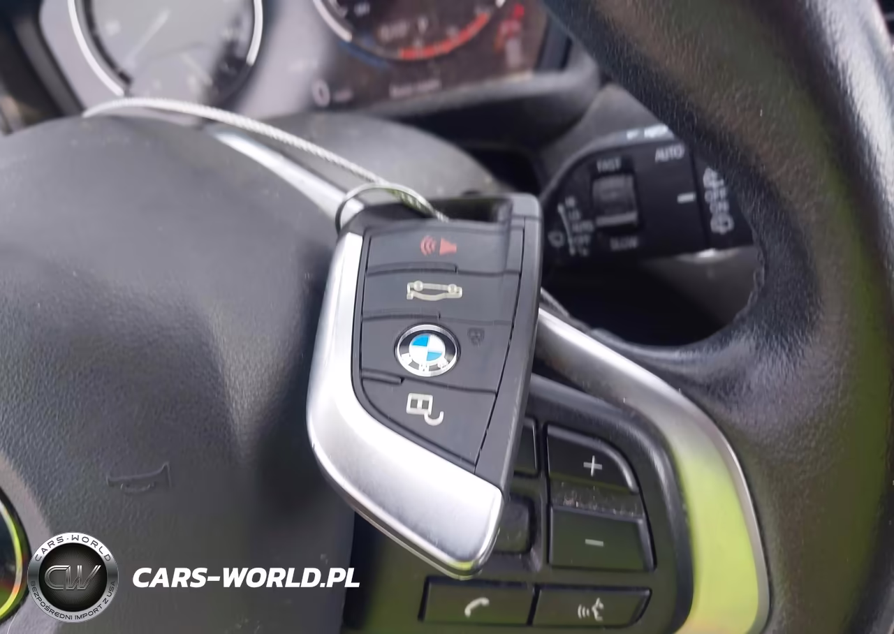2018 BMW X1 xDrive28I VIN:WBXHT3C32J3H32864 - 11