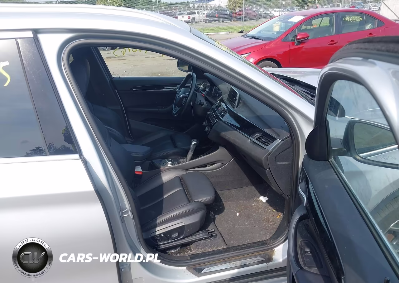 2018 BMW X1 xDrive28I VIN:WBXHT3C32J3H32864 - 5