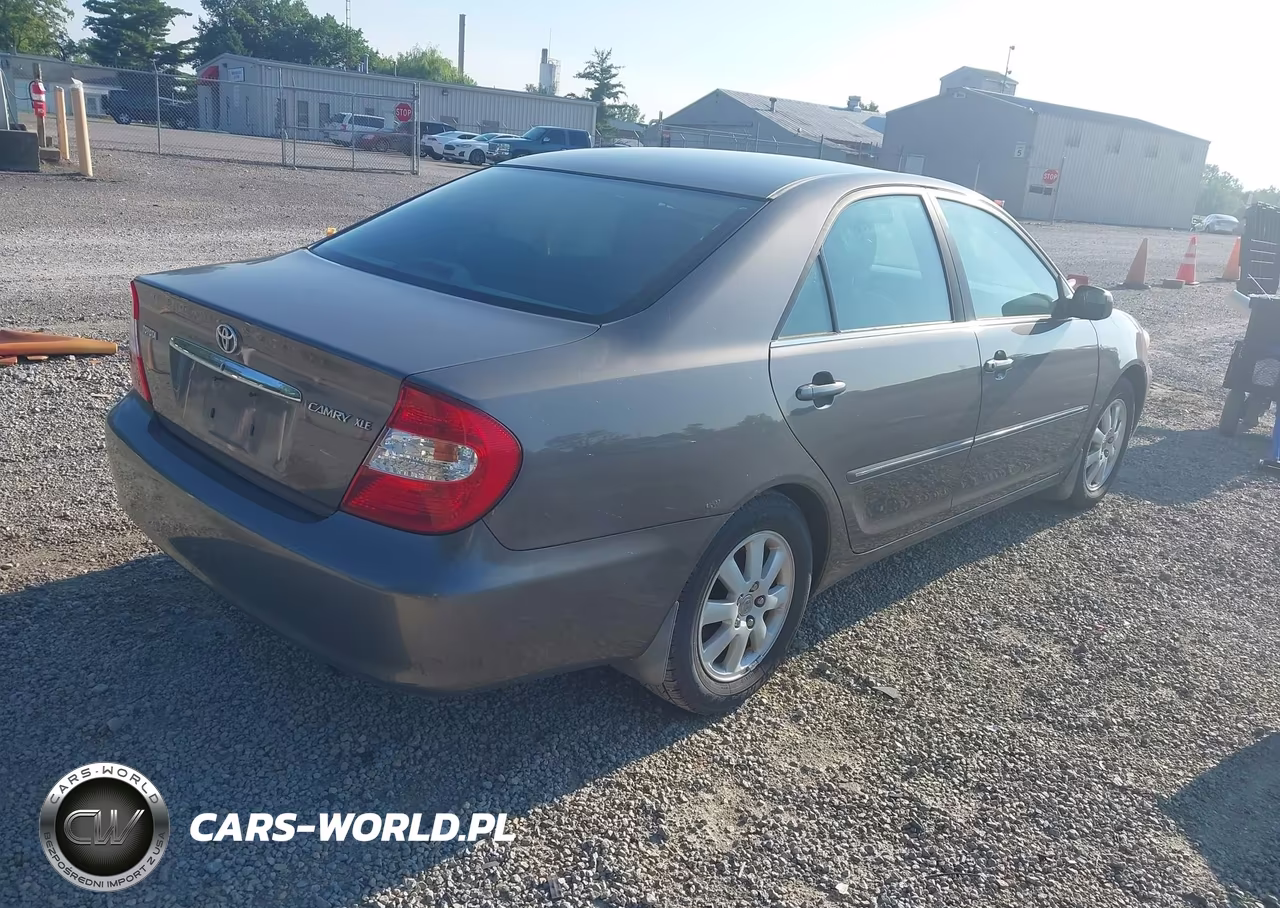 2004 Toyota Camry Xle VIN:4T1BE32K44U881161 - 4