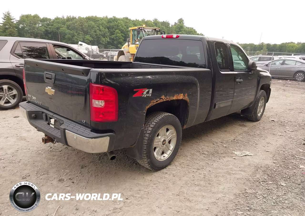 2012 Chevrolet Silverado VIN:1GCRKSE31BZ300421 - 4