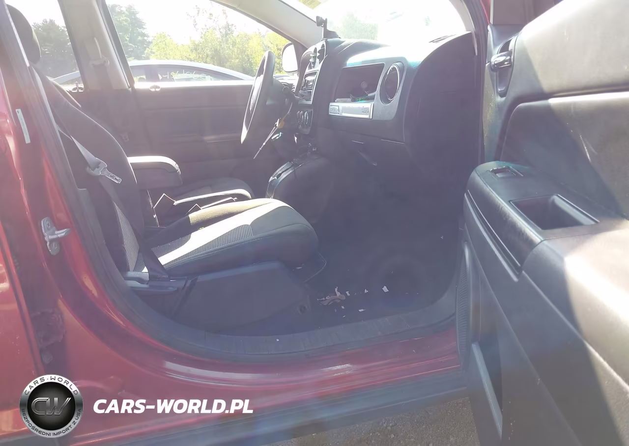 2014 Jeep Compass Sport VIN:1C4NJCBB8ED741676 - 5