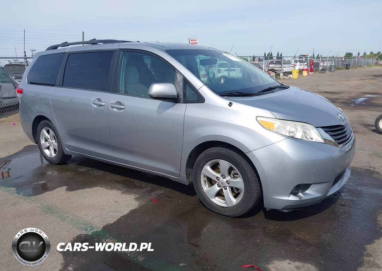 2013 Toyota Sienna Le V6 8 Passenger VIN:5TDKK3DC0DS303596 - 1