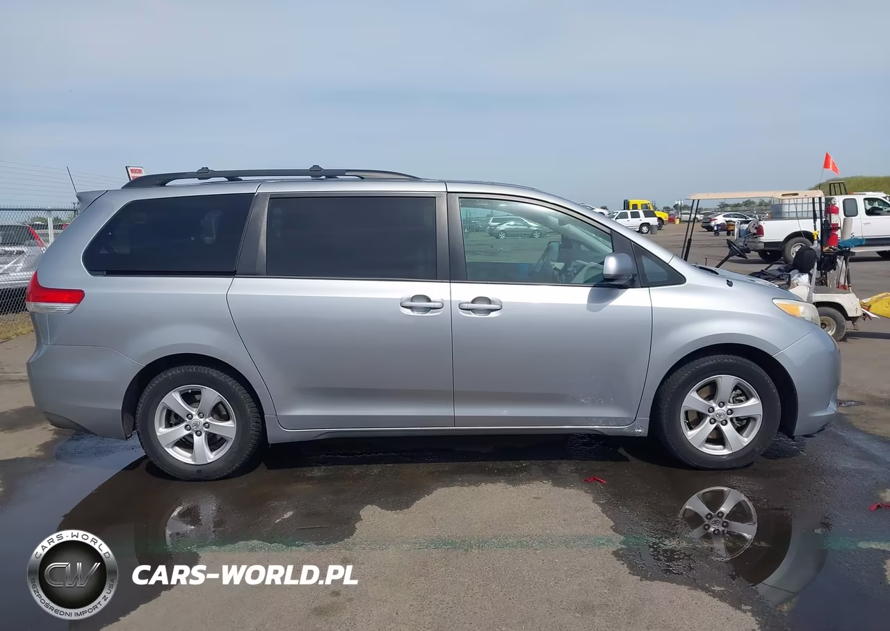 2013 Toyota Sienna Le V6 8 Passenger VIN:5TDKK3DC0DS303596 - 13