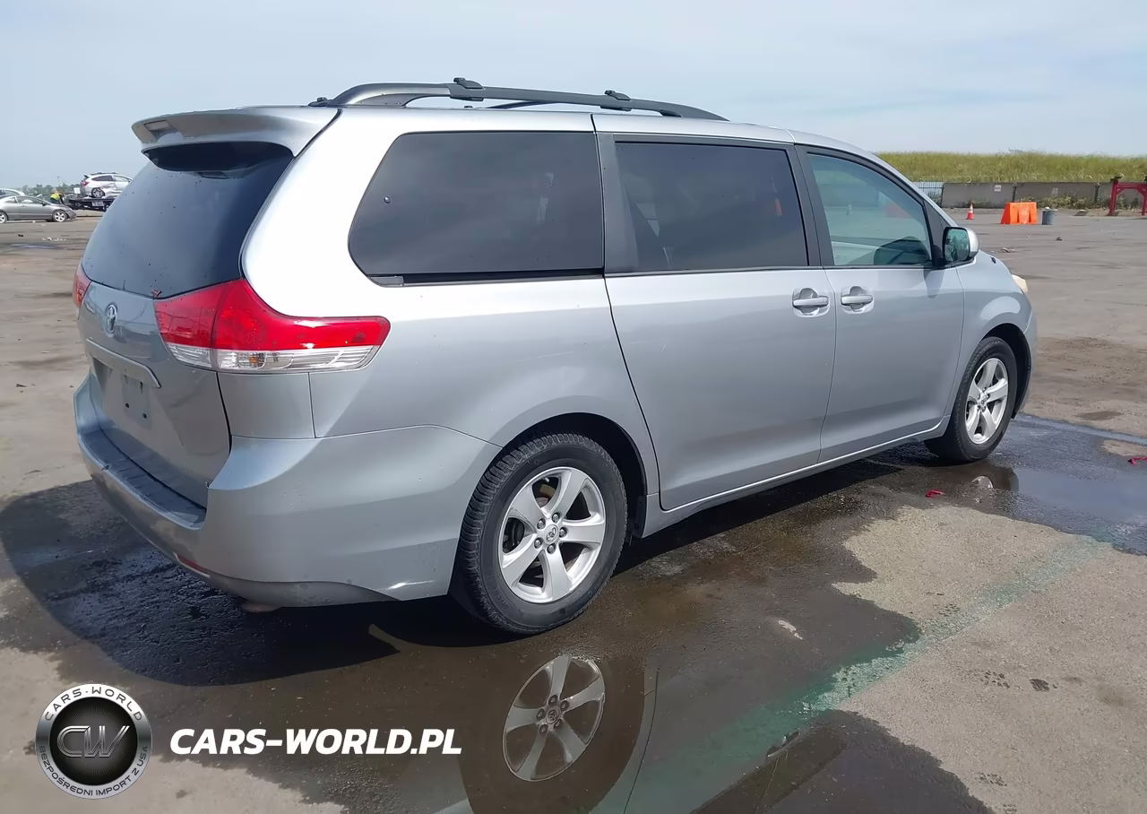 2013 Toyota Sienna Le V6 8 Passenger VIN:5TDKK3DC0DS303596 - 4