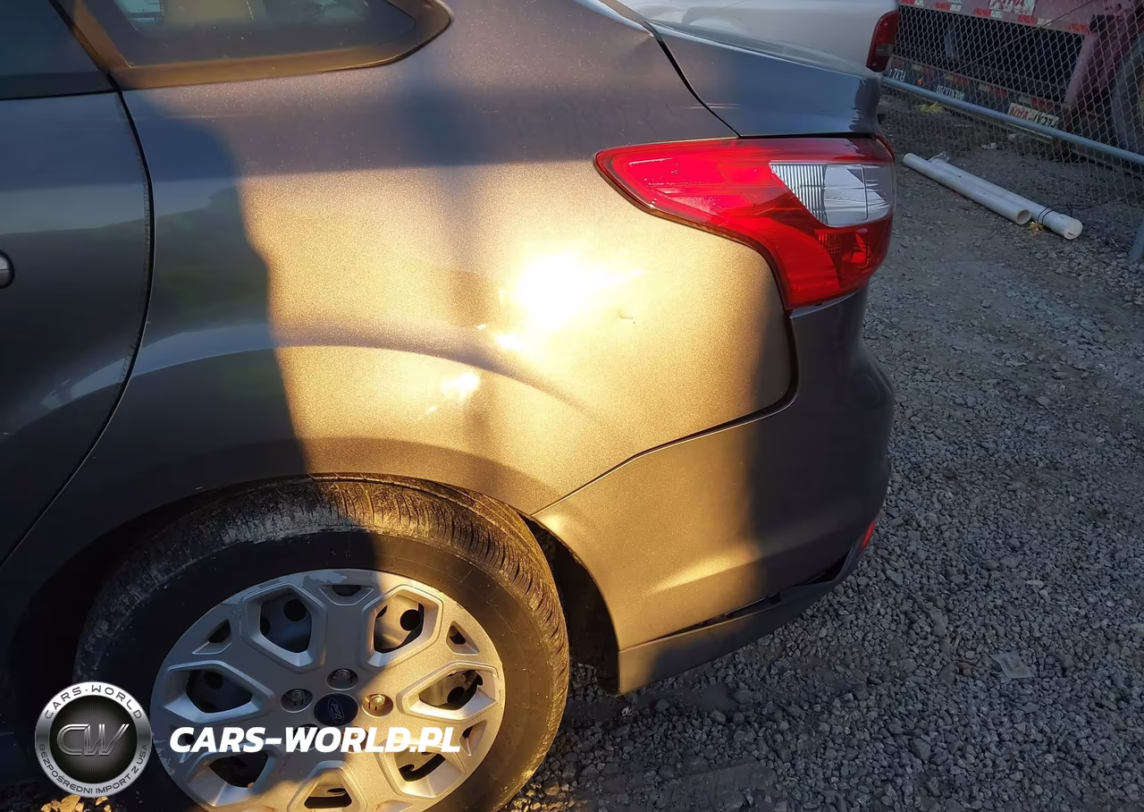 2012 Ford Focus Se VIN:1FAHP3F22CL371596 - 6