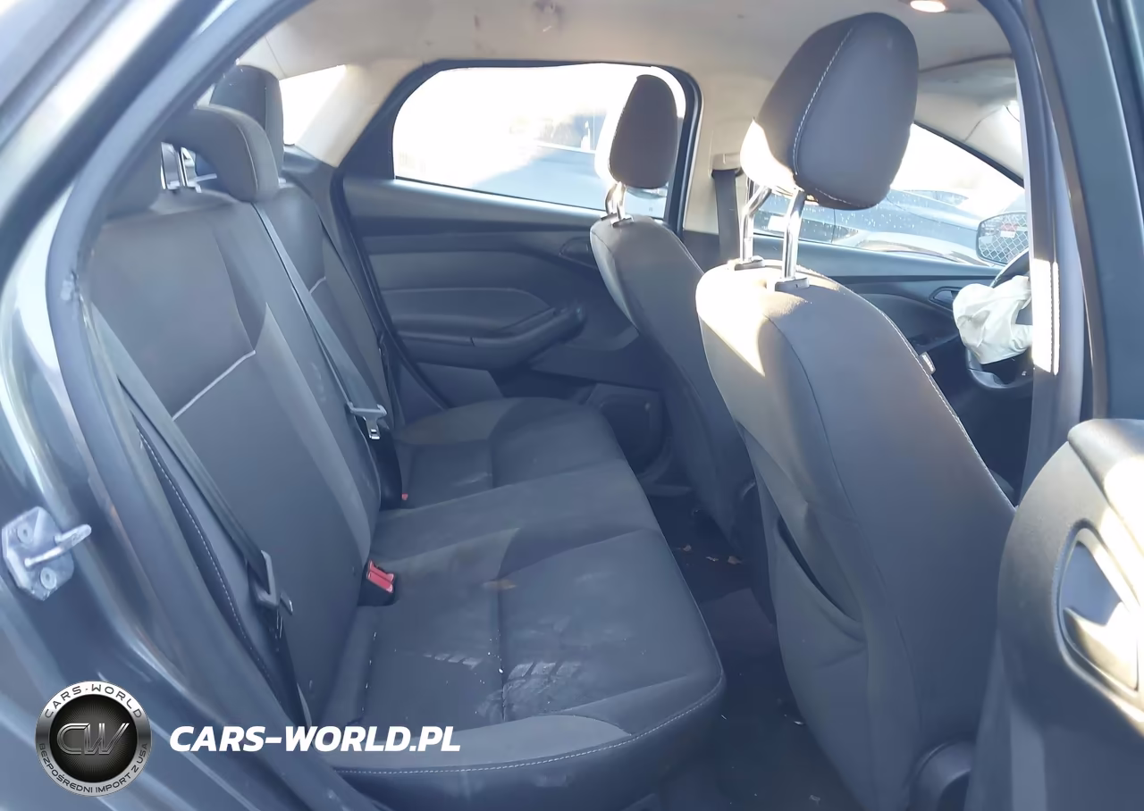 2012 Ford Focus Se VIN:1FAHP3F22CL371596 - 8