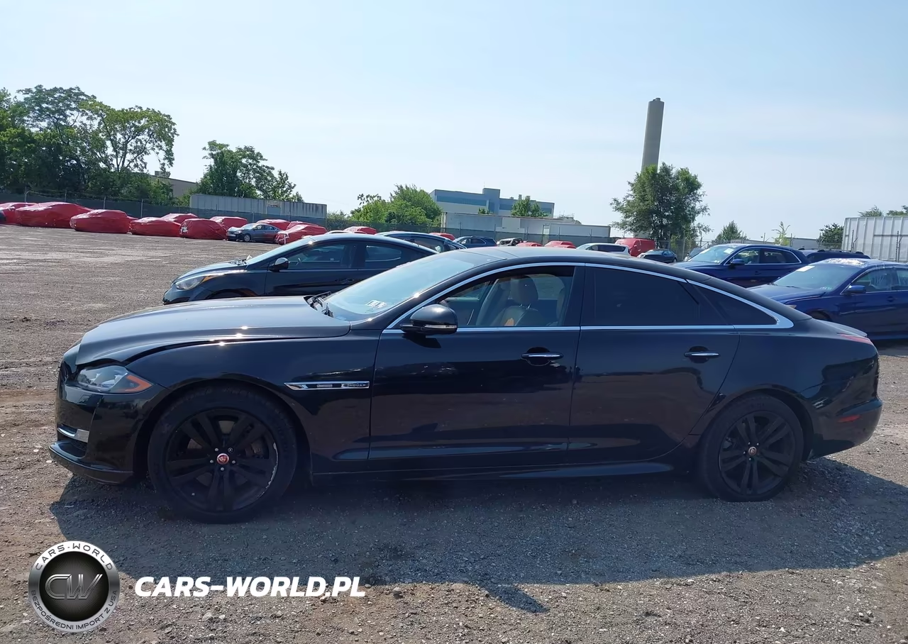 2019 XJ R - SPO XJ R - SPO R - SPORT VIN:SAJWA1C7XK8W21242 - 14