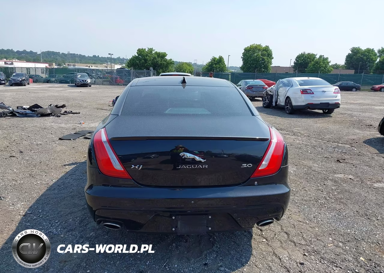 2019 XJ R - SPO XJ R - SPO R - SPORT VIN:SAJWA1C7XK8W21242 - 16