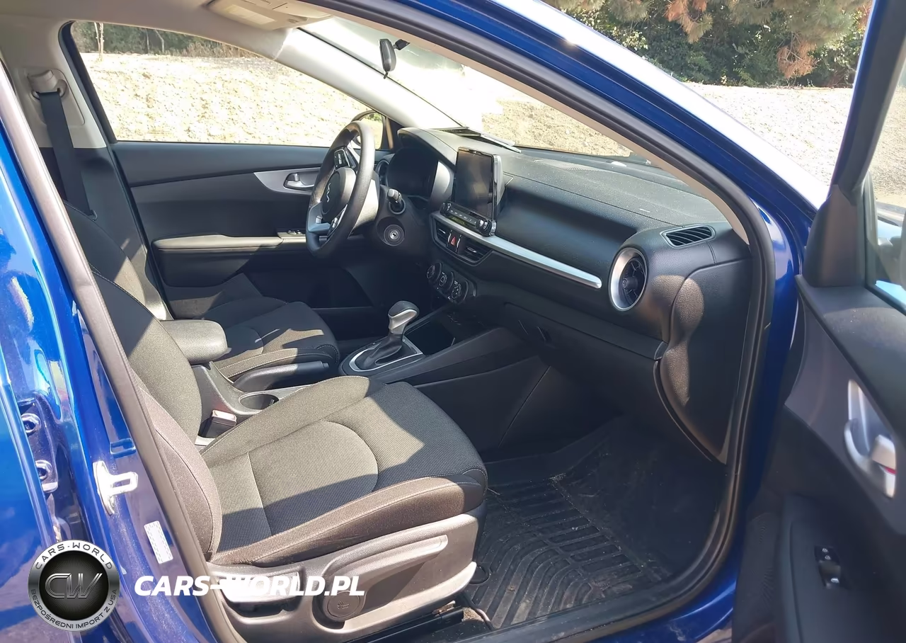 2024 Kia Forte Lxs VIN:3KPF24AD0RE715331 - 5