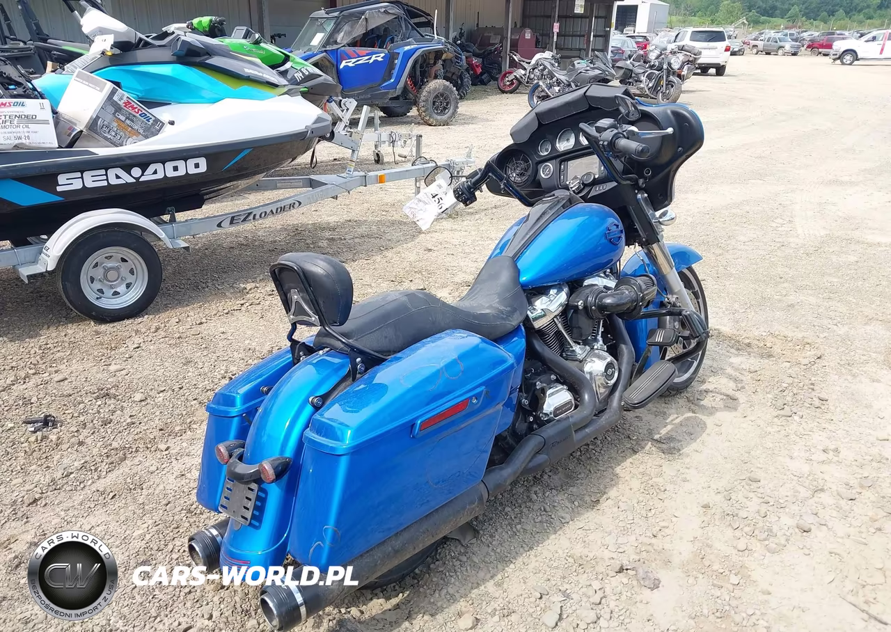2018 Harley-Davidson Flhx Street Glide VIN:1HD1KBC12JB660138 - 4