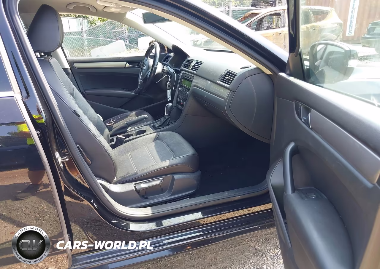 2014 Volkswagen Passat 1.8T Wolfsburg Edition VIN:1VWAT7A39EC039069 - 5