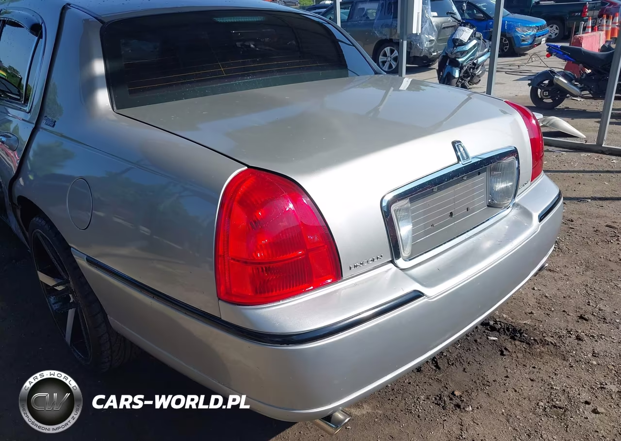 2007 Lincoln Town Car Signature Limited VIN:1LNHM82W17Y628826 - 19