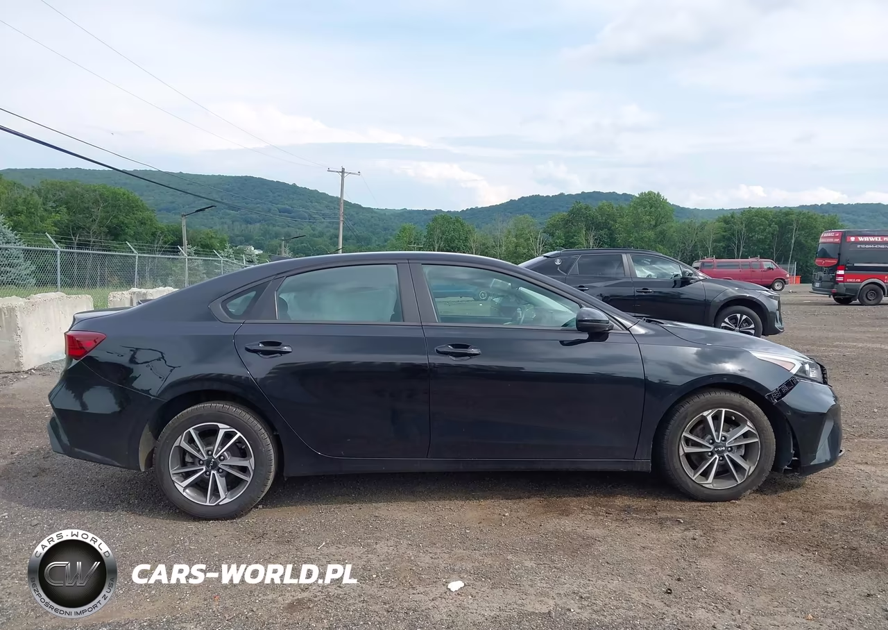 2022 Kia Forte Lxs VIN:3KPF24AD2NE446906 - 13