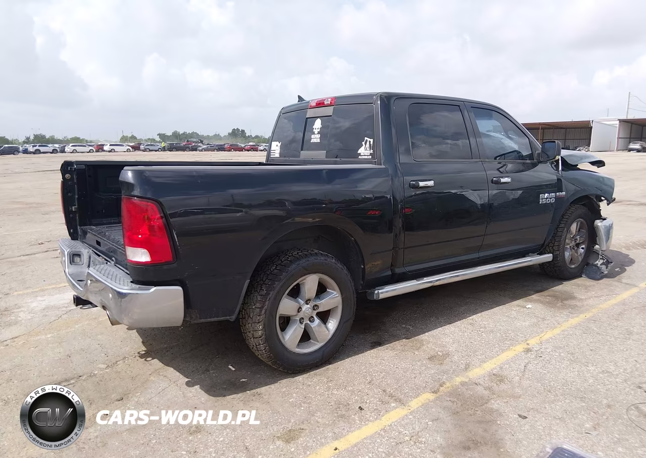 2015 Ram 1500 Lone Star VIN:1C6RR6LT1FS755068 - 4