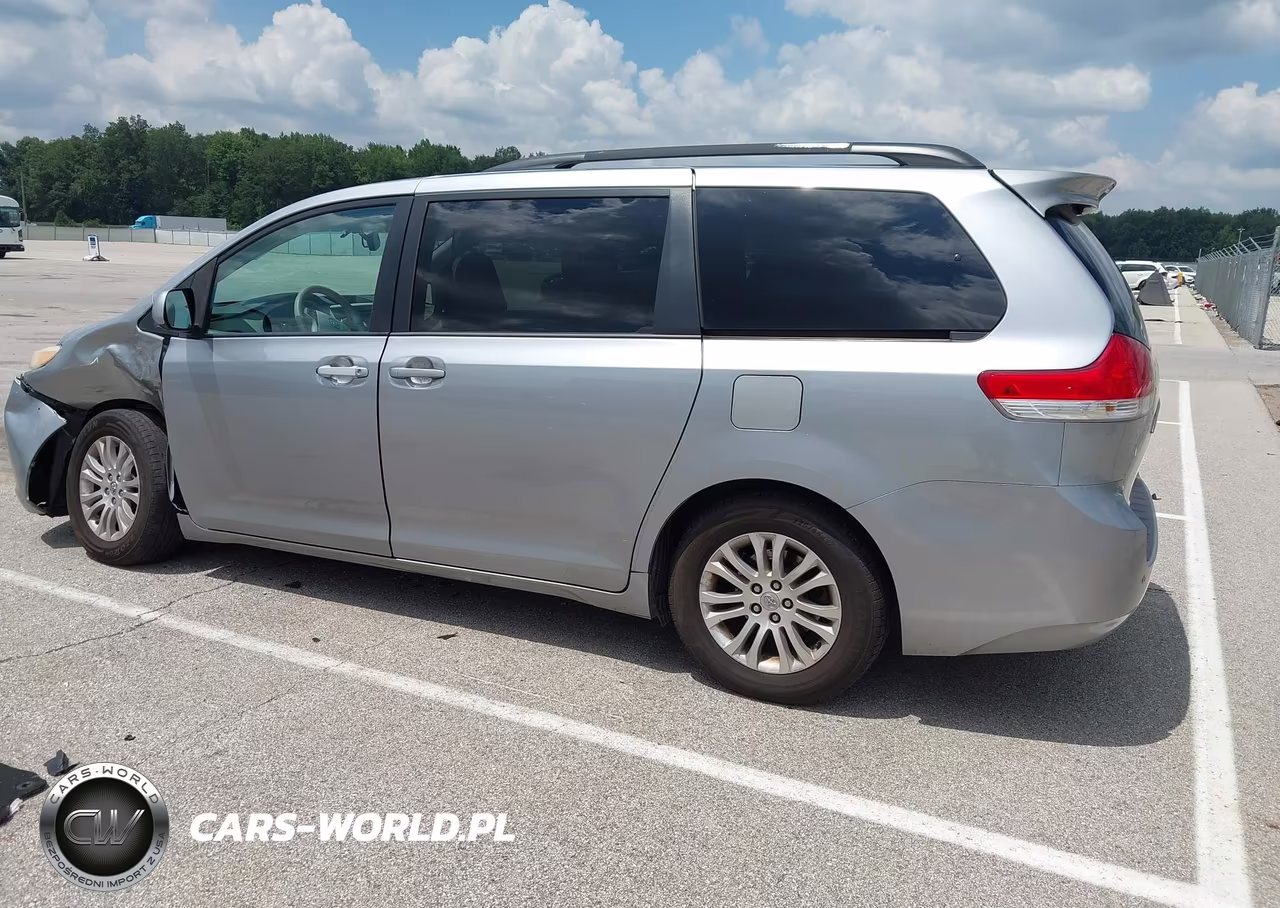 2013 Toyota Sienna Xle V6 8 Passenger VIN:5TDYK3DC4DS374228 - 3