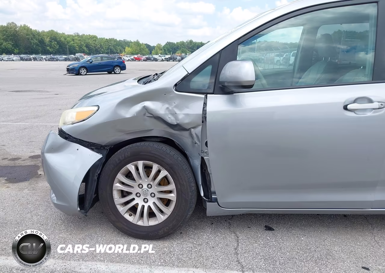 2013 Toyota Sienna Xle V6 8 Passenger VIN:5TDYK3DC4DS374228 - 6