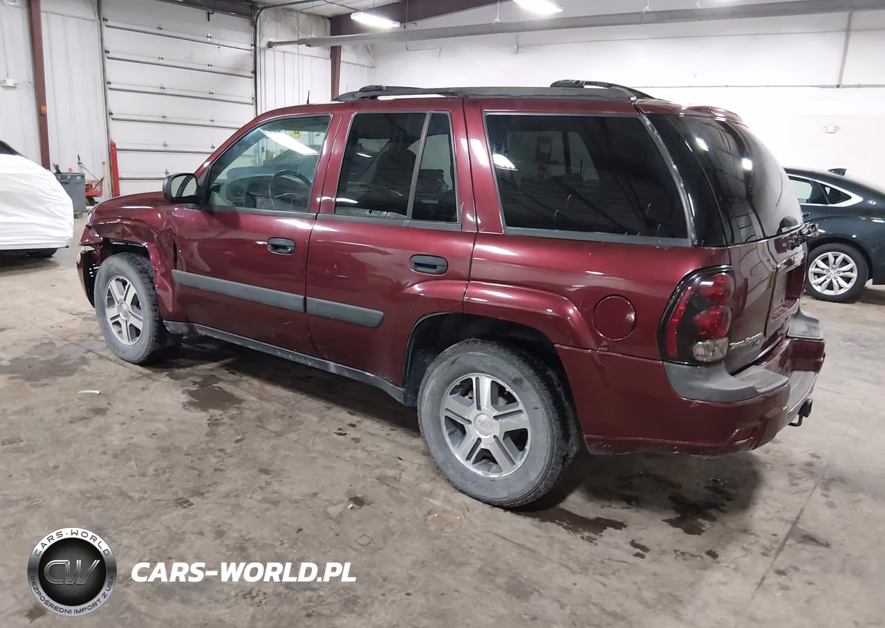 2005 Chevrolet Trailblazer Ls VIN:1GNDT13S652308319 - 3