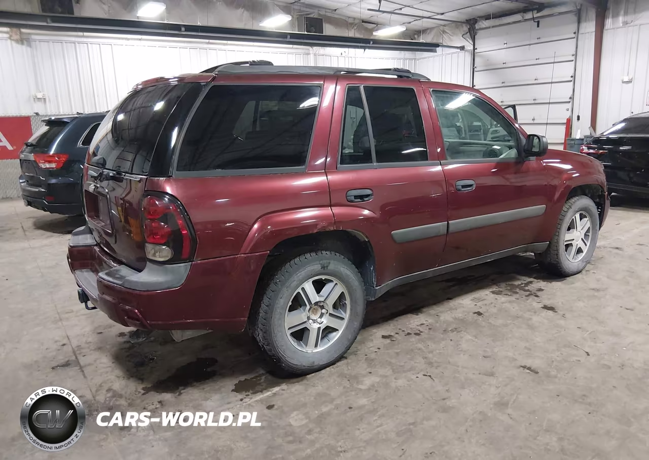 2005 Chevrolet Trailblazer Ls VIN:1GNDT13S652308319 - 4
