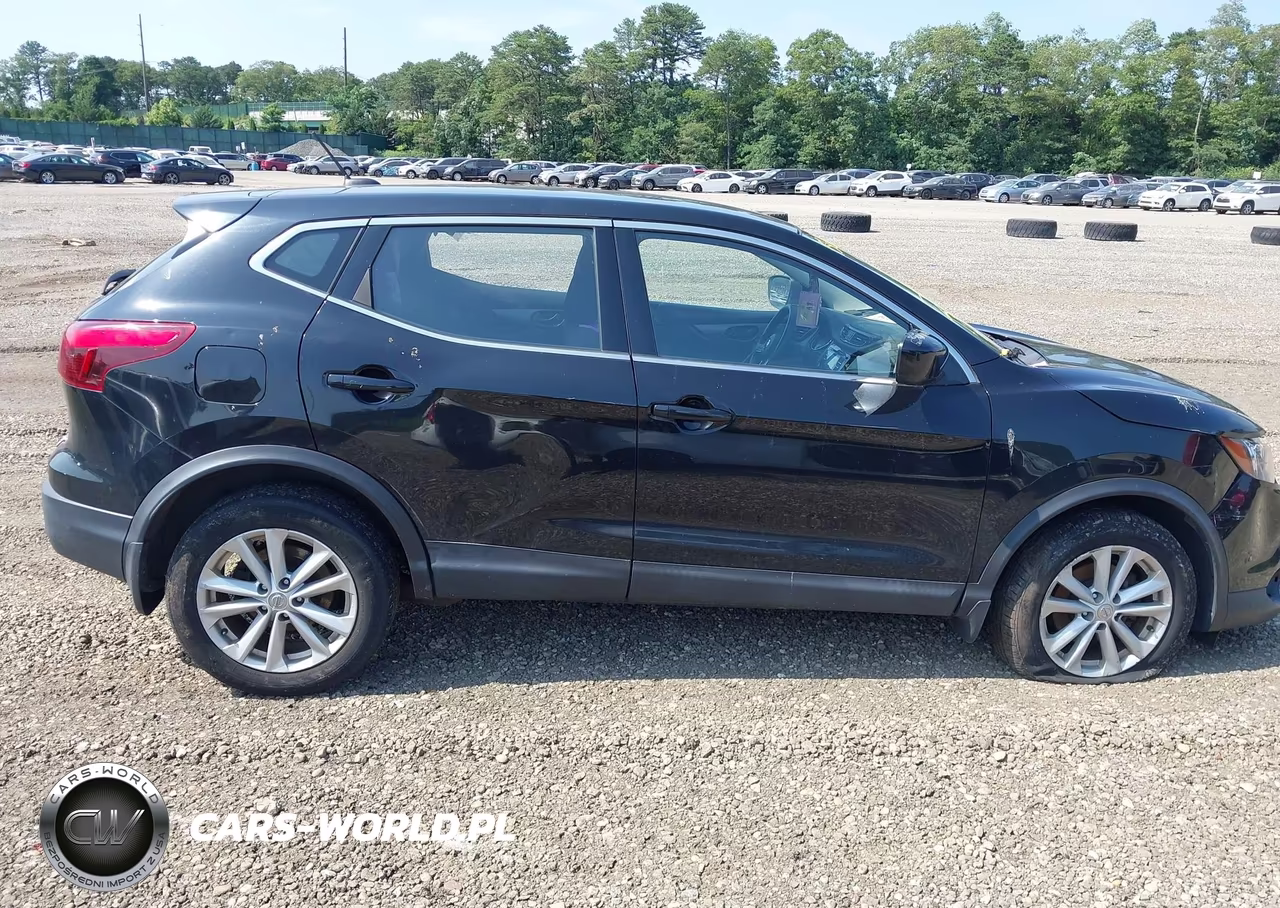 2018 Nissan Rogue Sport S VIN:JN1BJ1CR6JW285729 - 13