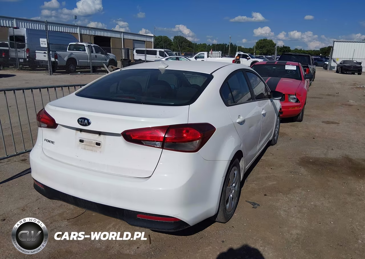 2017 Kia Forte Lx VIN:3KPFK4A72HE143669 - 4