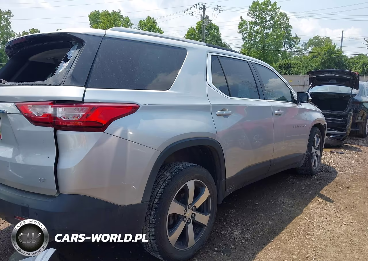 2018 Chevrolet Traverse Lt Leather VIN:1GNERHKW2JJ142249 - 4