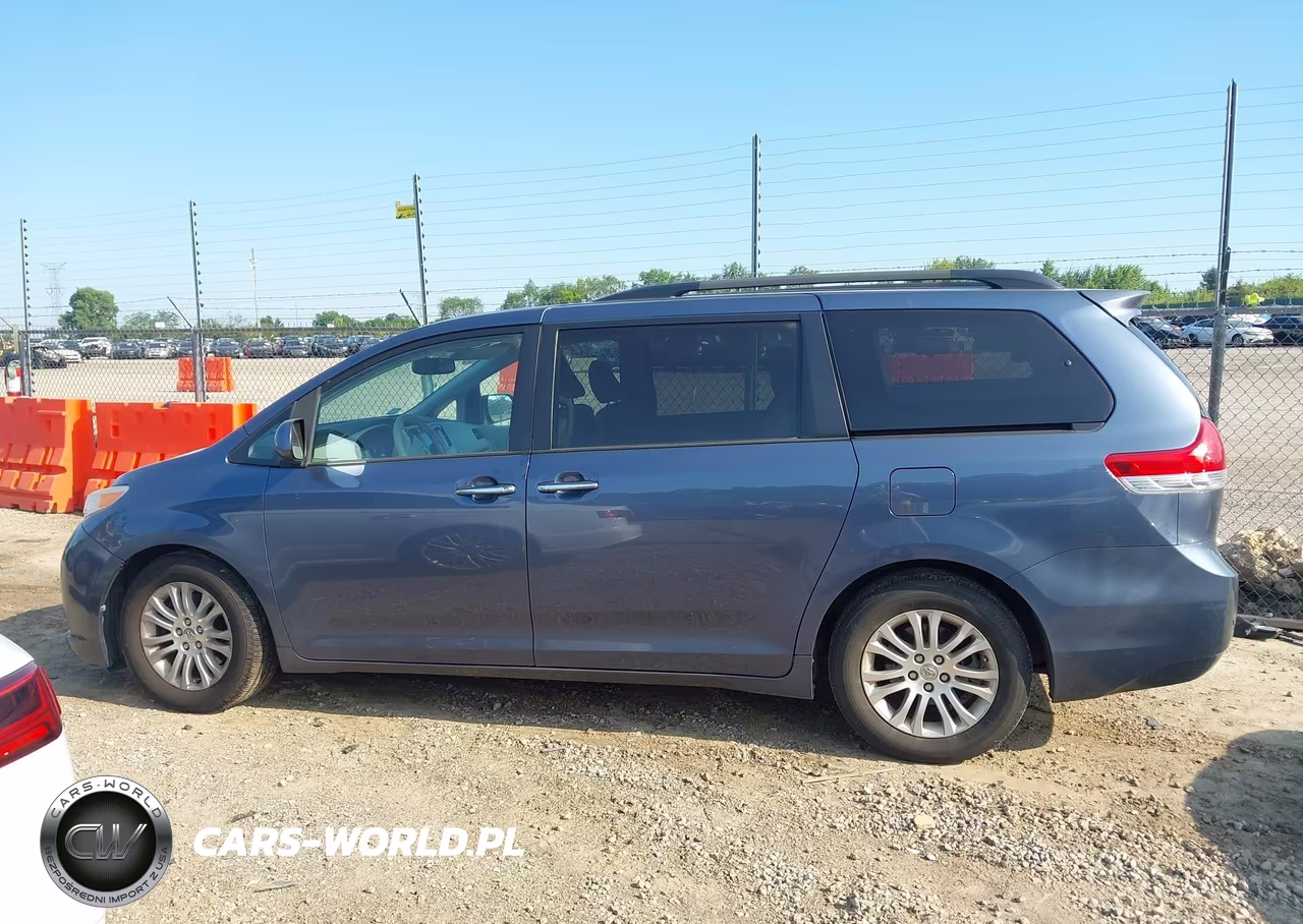 2014 Toyota Sienna Xle V6 8 Passenger VIN:5TDYK3DC9ES472219 - 14