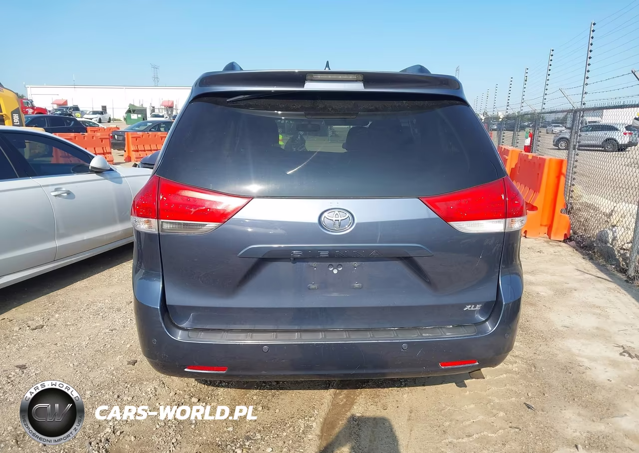2014 Toyota Sienna Xle V6 8 Passenger VIN:5TDYK3DC9ES472219 - 16
