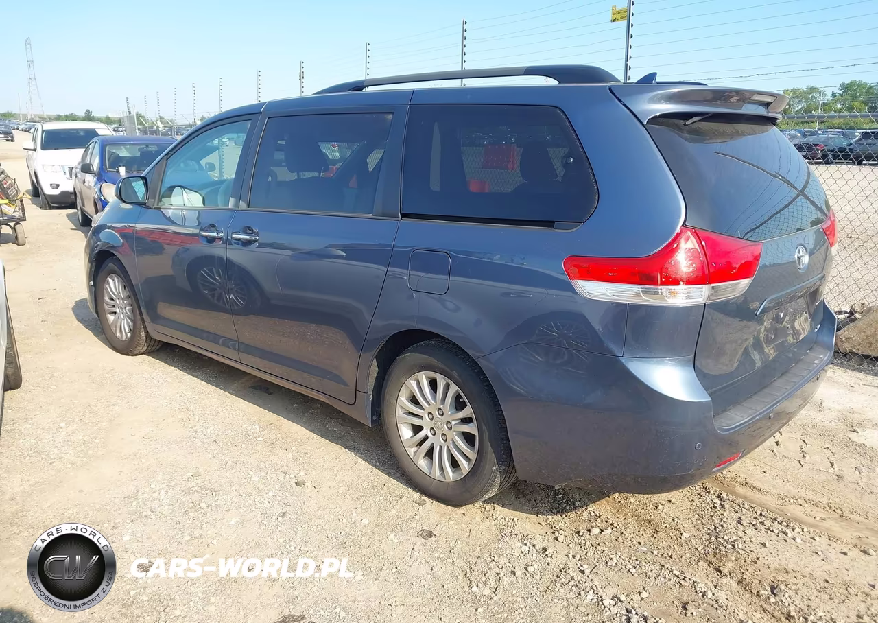 2014 Toyota Sienna Xle V6 8 Passenger VIN:5TDYK3DC9ES472219 - 3