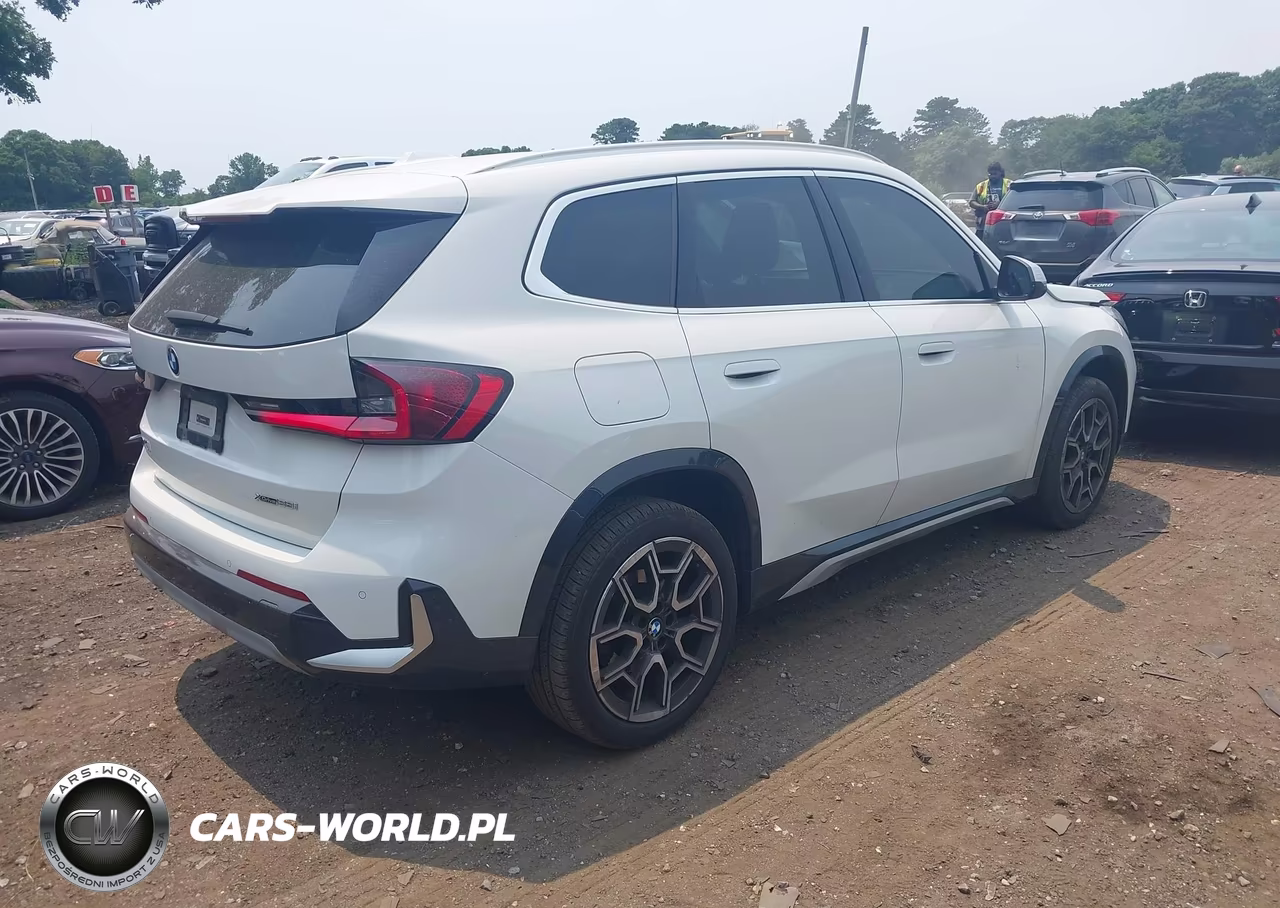 2024 BMW X1 xDrive28I VIN:WBX73EF05R5Y35718 - 4