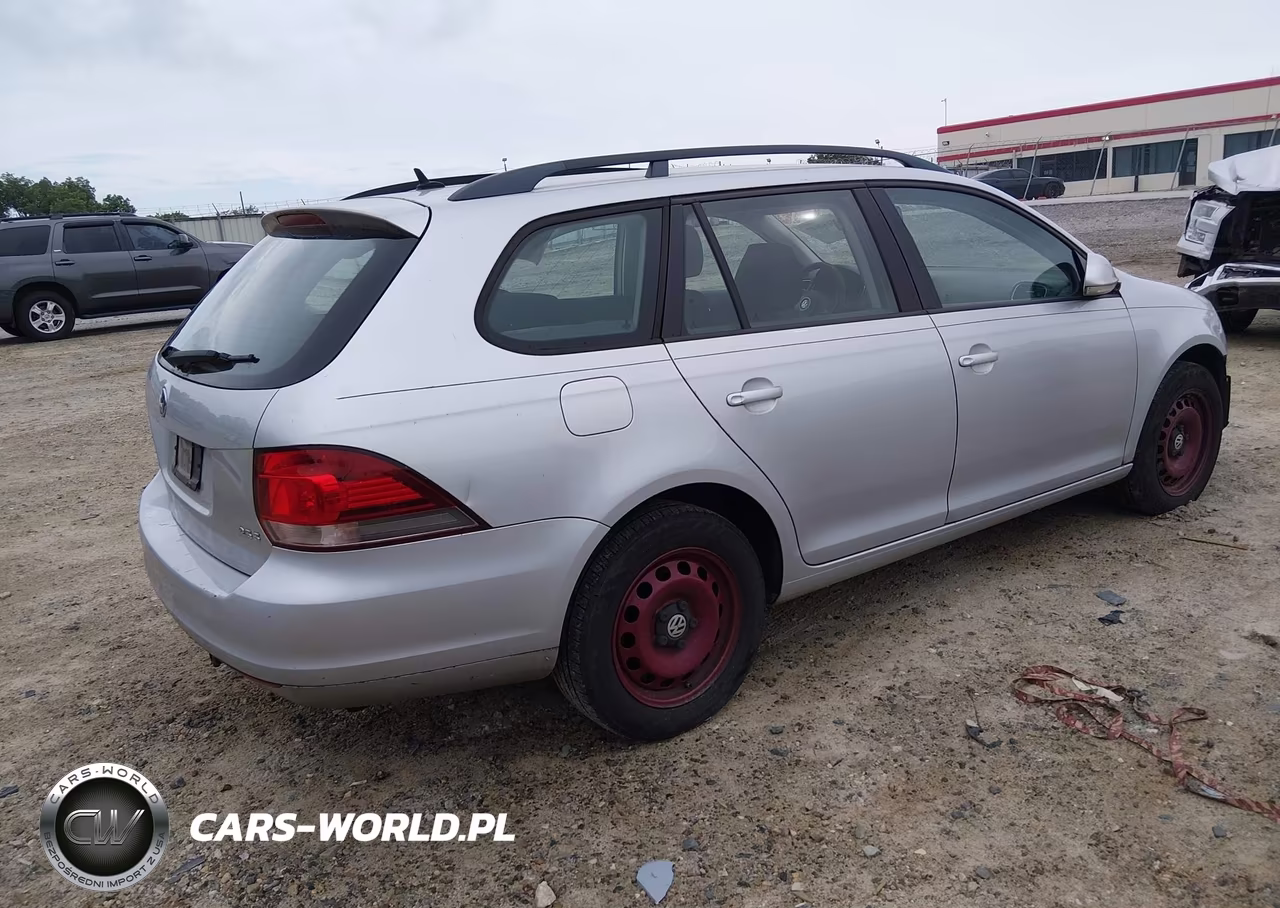 2010 Volkswagen Jetta S VIN:3VWKZ7AJ6AM662112 - 4