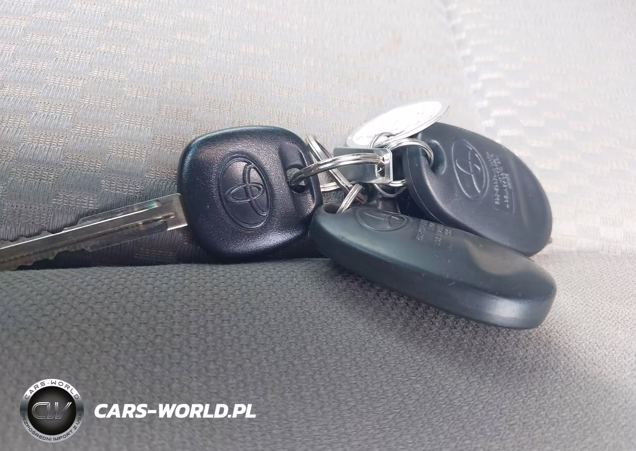 2014 Toyota Tacoma Base V6 VIN:3TMLU4EN8EM161889 - 11