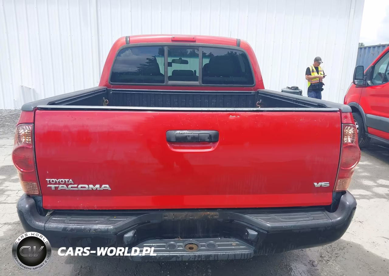 2014 Toyota Tacoma Base V6 VIN:3TMLU4EN8EM161889 - 17