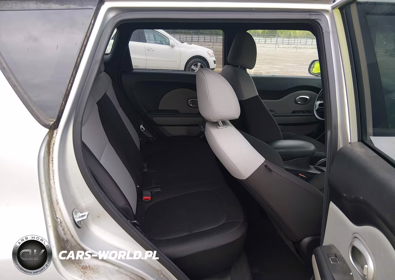 2018 Kia Soul VIN:KNDJN2A23J7512149 - 8