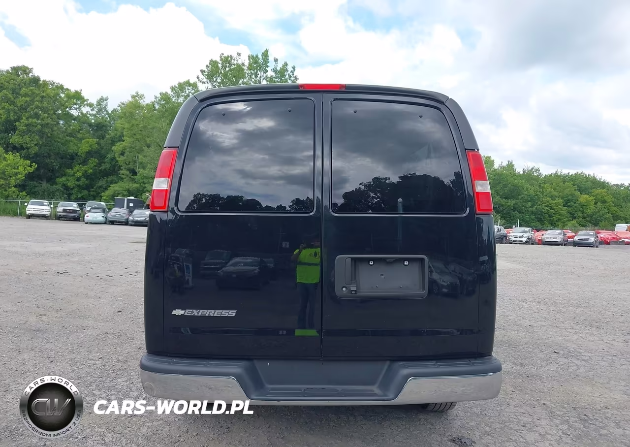 2017 Chevrolet Express 3500 Lt VIN:1GAZGPFF0H1274465 - 21
