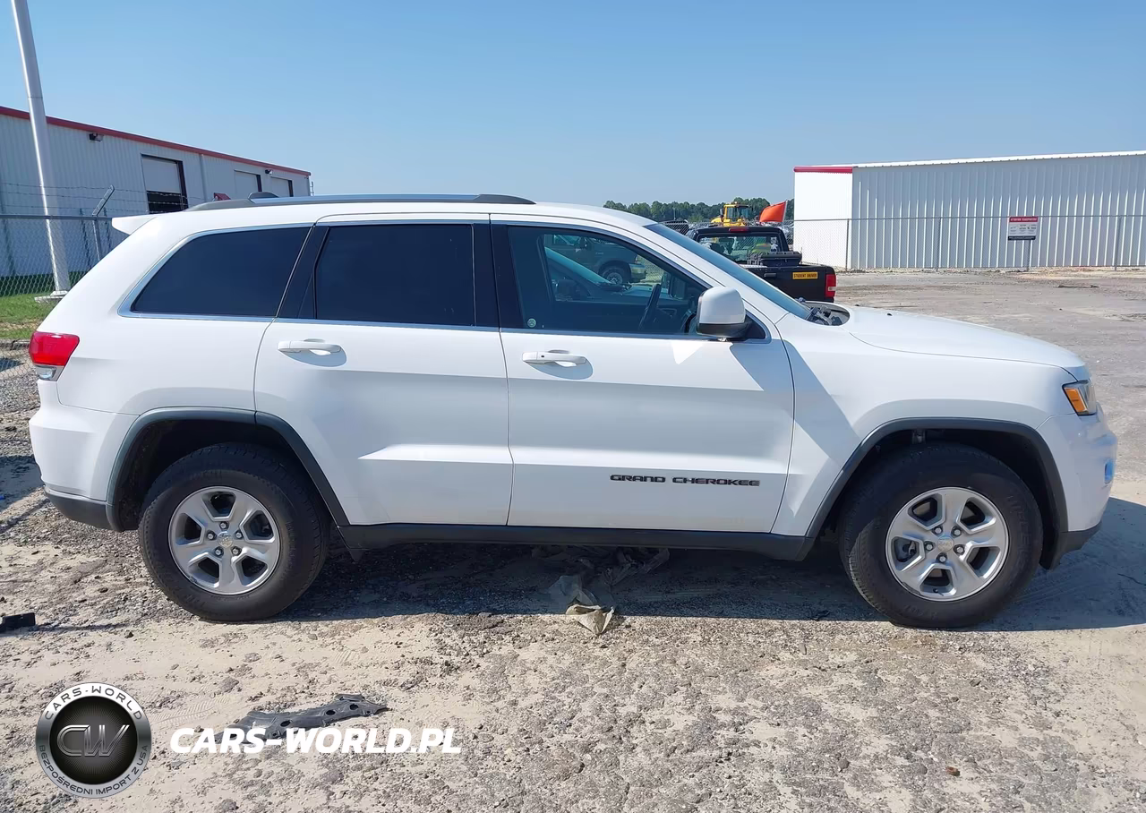 2017 Jeep Grand Cherokee Laredo VIN:1C4RJFAG8HC882077 - 14