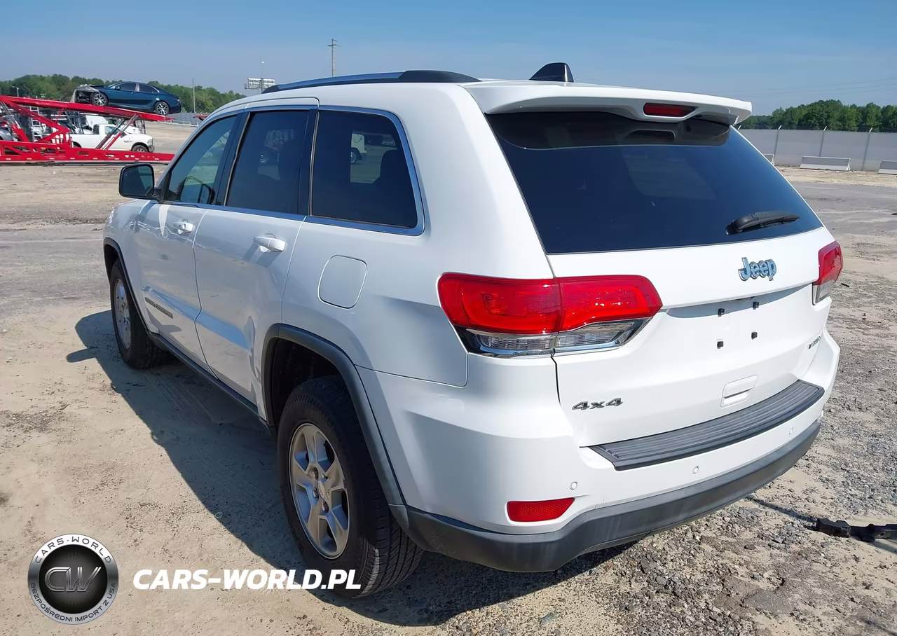2017 Jeep Grand Cherokee Laredo VIN:1C4RJFAG8HC882077 - 3