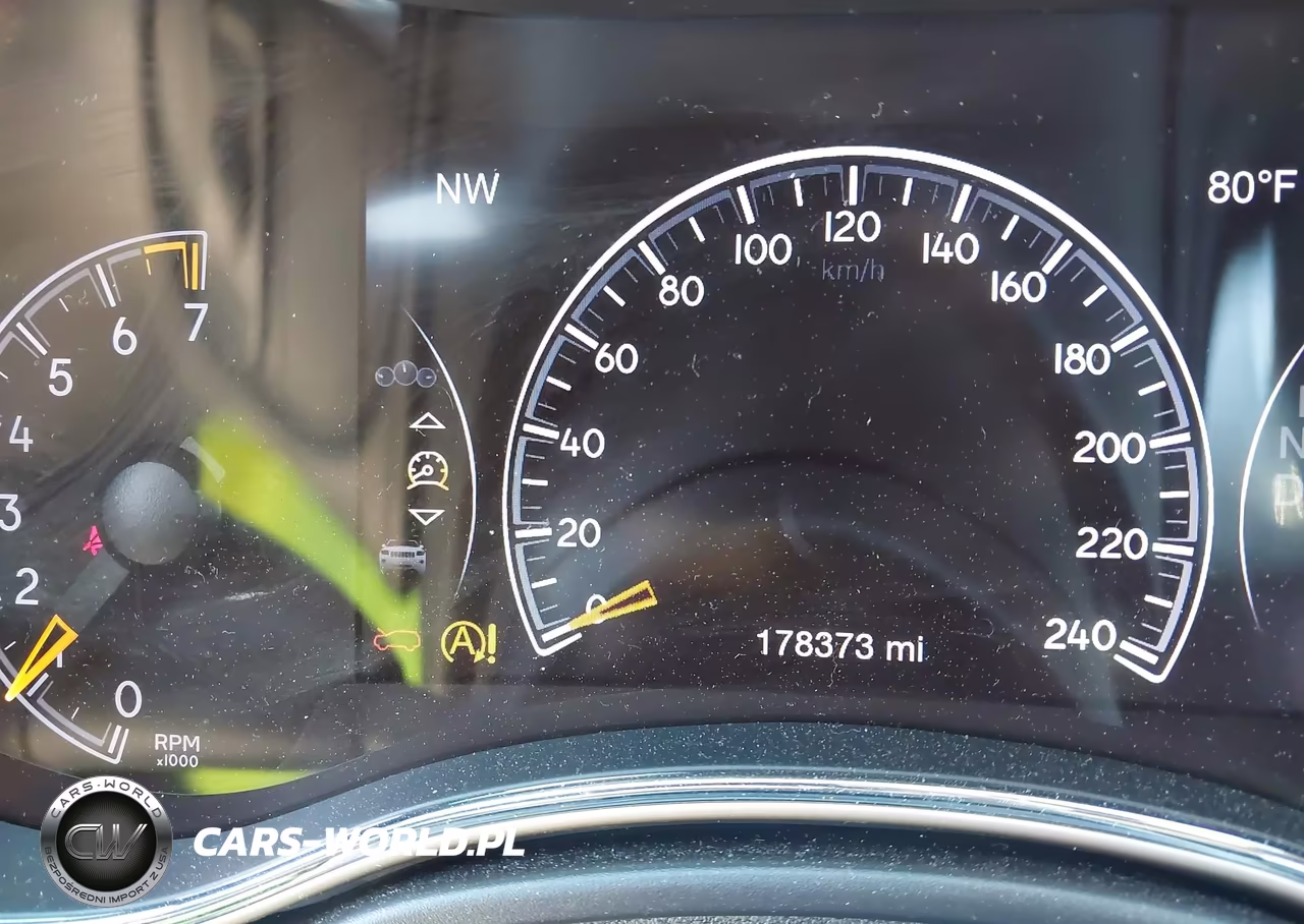 2017 Jeep Grand Cherokee Laredo VIN:1C4RJFAG8HC882077 - 7