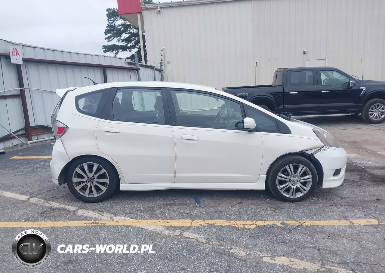 2012 Honda Fit Sport VIN:JHMGE8H53CC027774 - 13