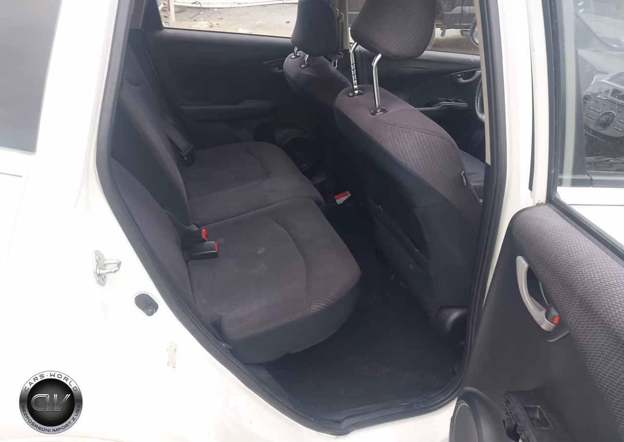 2012 Honda Fit Sport VIN:JHMGE8H53CC027774 - 8