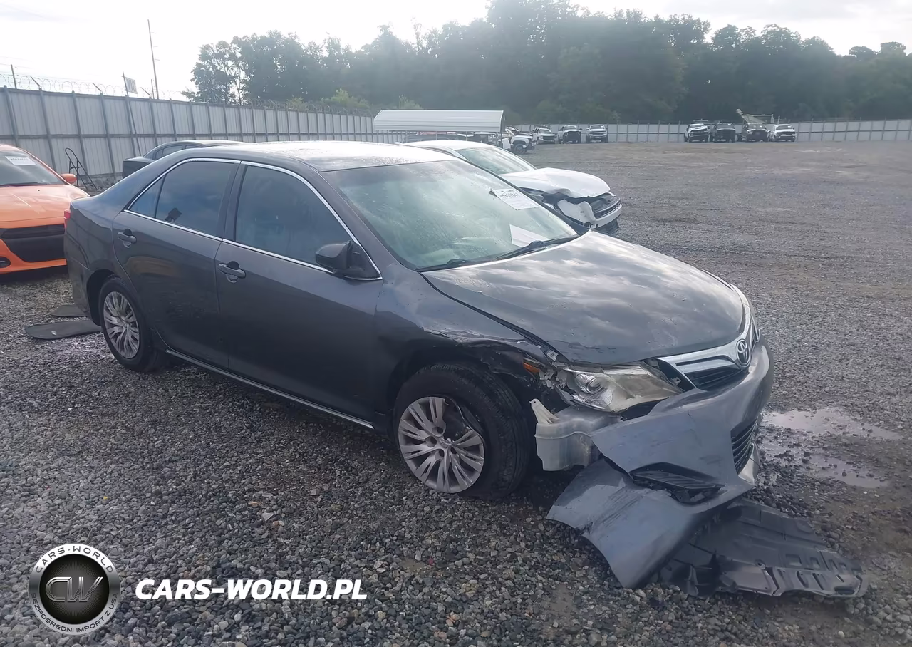 2012 Toyota Camry Le – zdjęcie 1 z 16